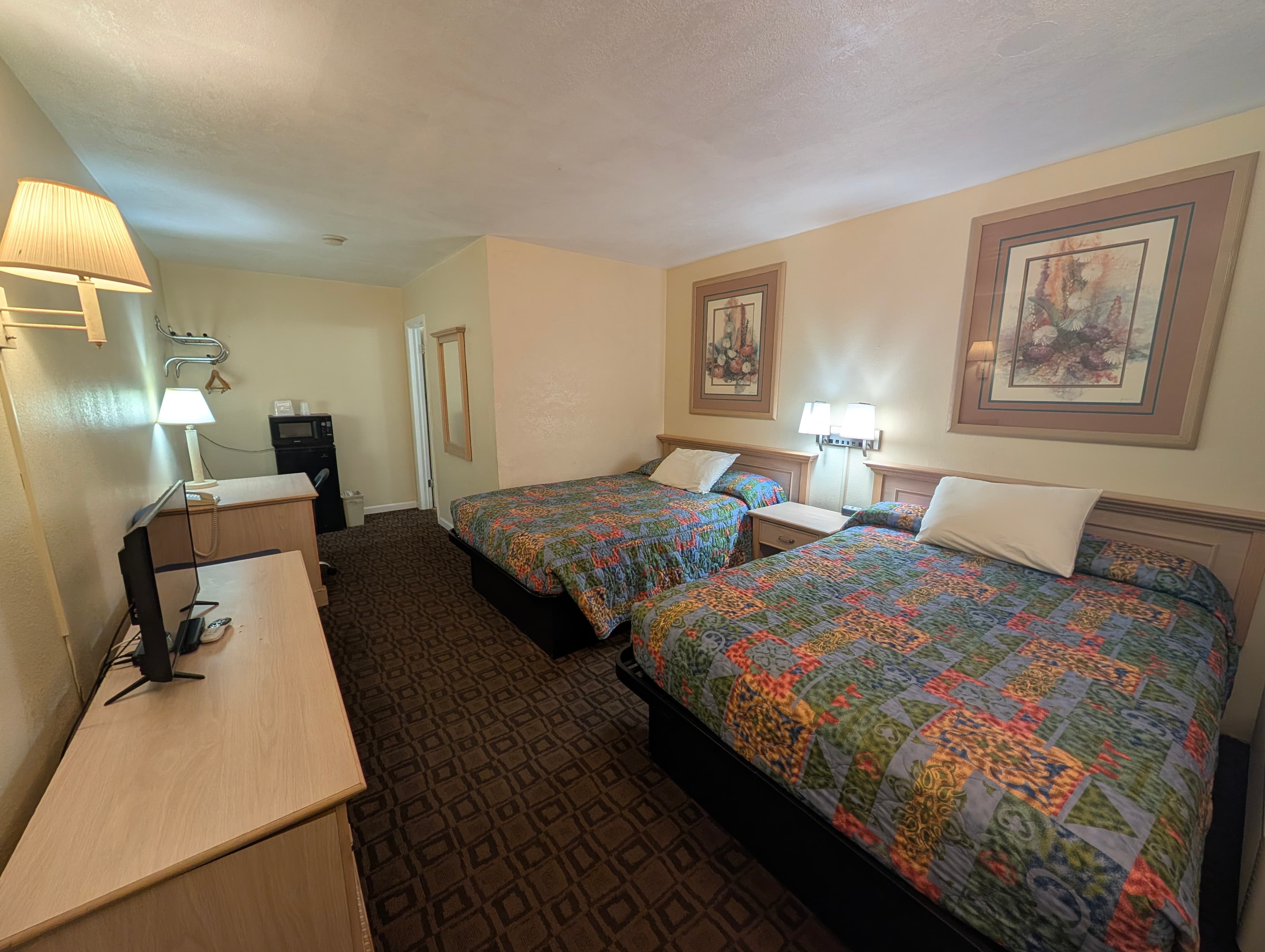 Terra Inn Motel Guest Bedroom