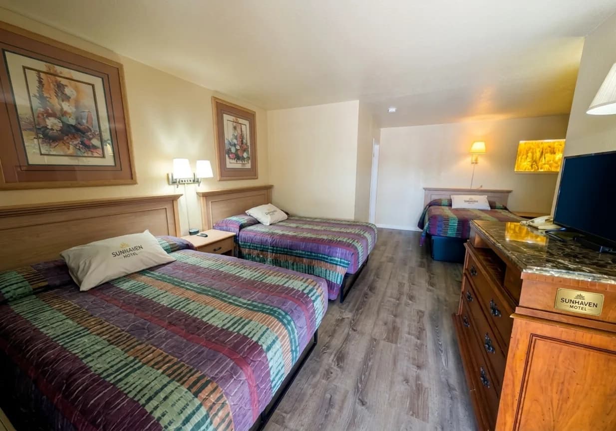 Three Double Beds - Non-Smoking Groundfloor